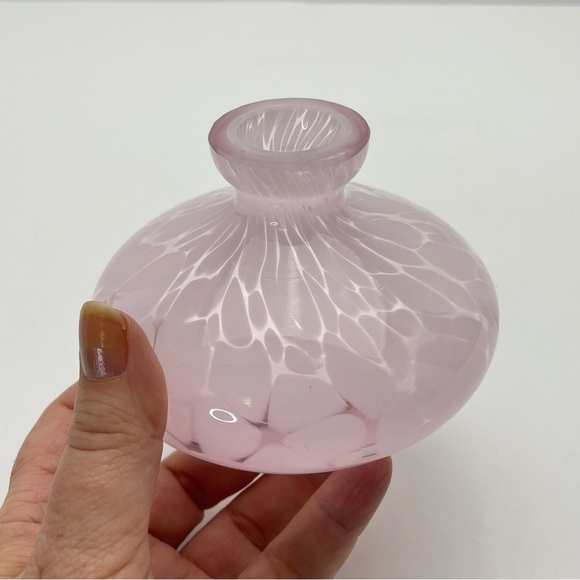 Hand Blown Art Glass Bulbous Pink Speckled Small Vase - Picture 9 of 9